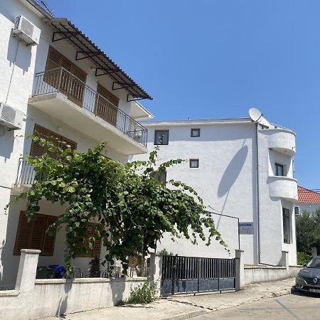Apartments Gabrijela Biograd Na Moru Bagian luar foto